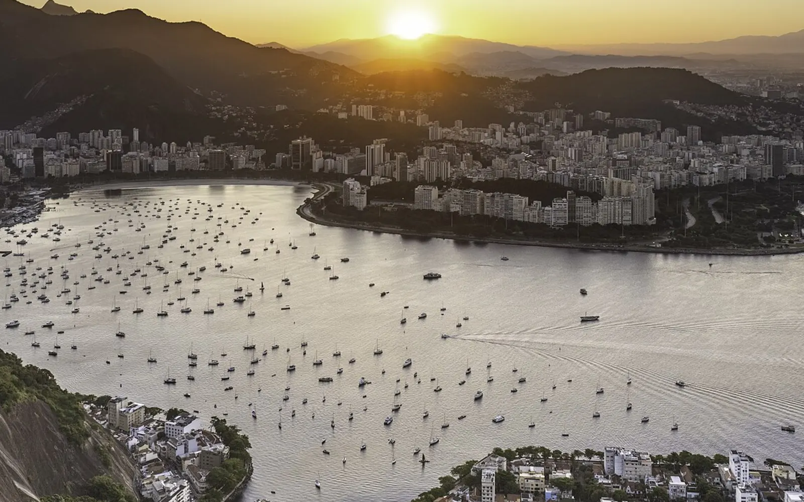 Vista do Rio de Janeiro com o Cristo Redentor ao fundo